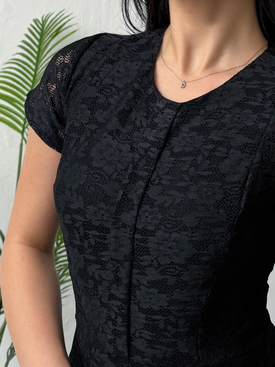 Elegant Black Lace Sheath Midi Dress