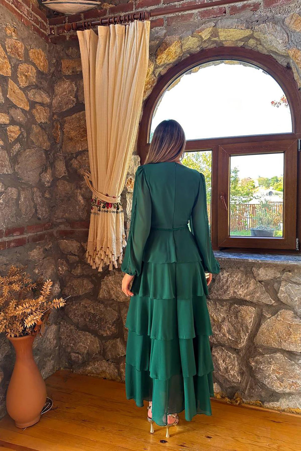 Elegant Green A-Line Dress with Ruffle Sleeves